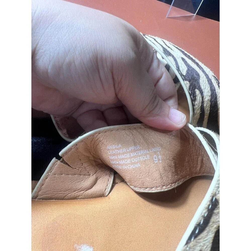 Yellowbox Zebra Ansila Leather Sandal Women's Size 9 1/2 - Picture 6 of 6